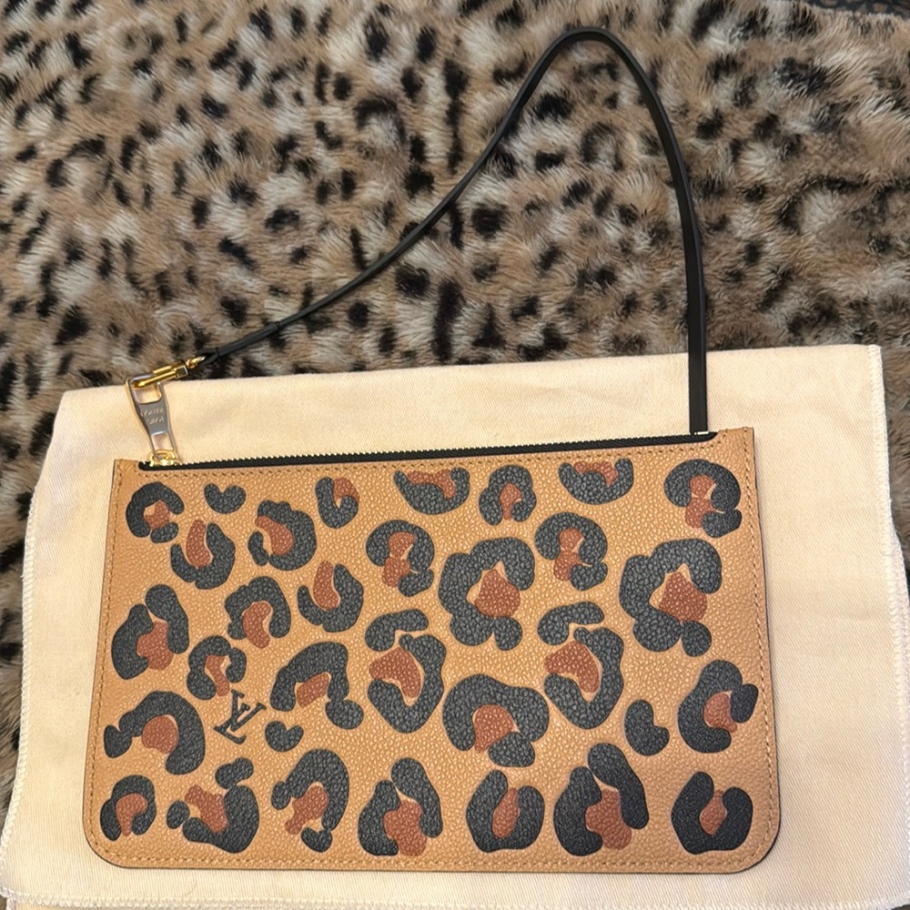 Authentic Louis Vuitton Monogram-leopard Leather  Limited Addition Wristlet